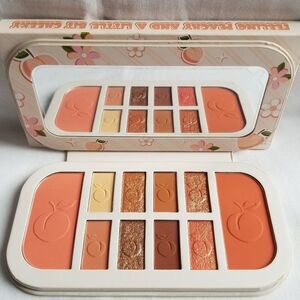 P.Louise - Feeling Peachy Eyeshadow & Blush Palette